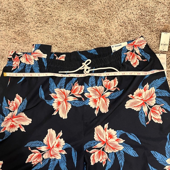 {old navy} NWT men’s floral swimsuit - Picture 3 of 7